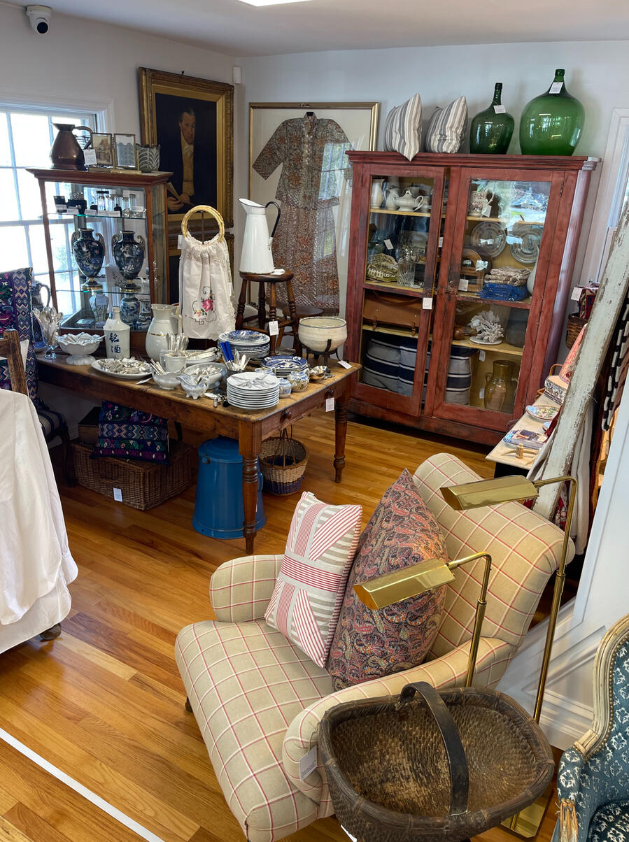 A photo of the Tinker and Nidge booth at The Collective Bedford Hills.
