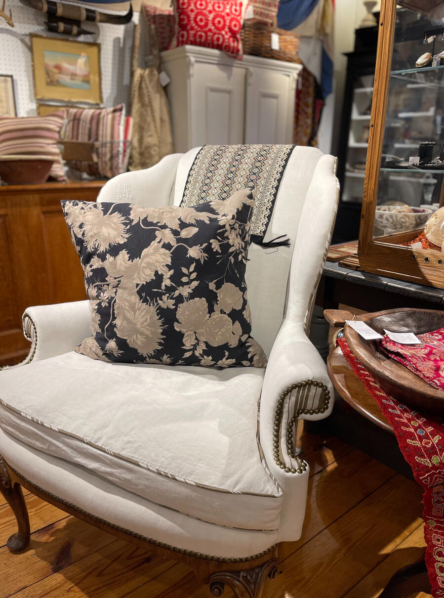 A photo of the Tinker and Nidge booth at Hyde Park Vintage Emporium.